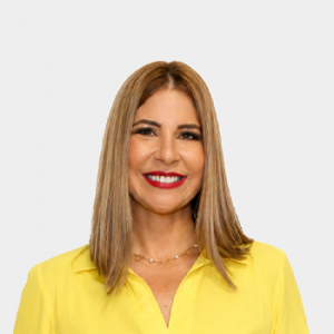 Fotografía frontal de la profesora Sonia Cristina Gamboa