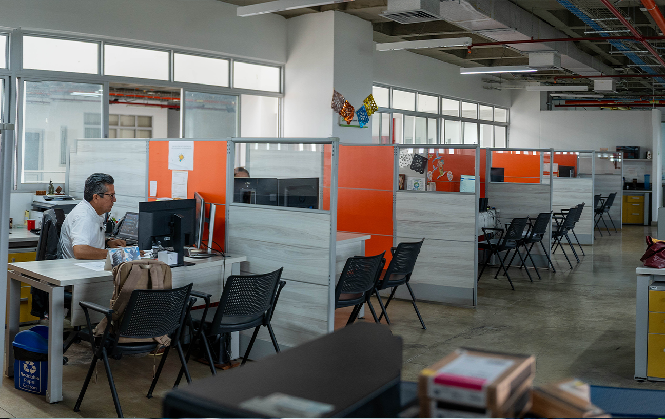 Cubiculos de trabajo de funcionarios