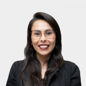 Fotografía frontal de la profesora Luz Dary Caceres Guerrero